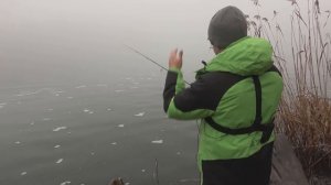 КАК ЛОВИТЬ на СПИННИНГ ЗИМОЙ в МОРОЗ ? СНАСТИ и ПРОВОДКА в ХОЛОДНОЙ ВОДЕ