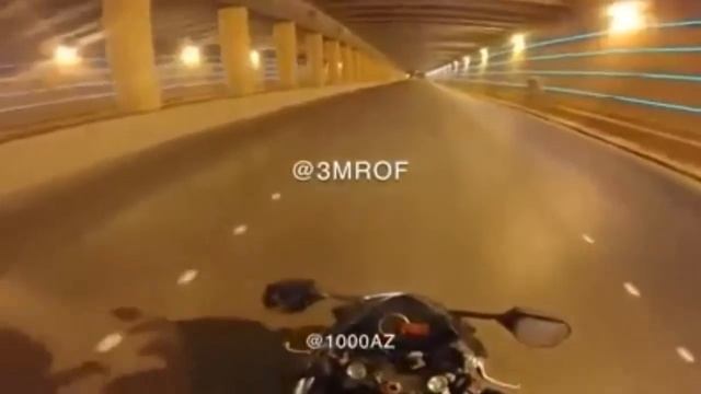 Мотоциклист на Yamaha пролетел со скоростью звука смотреть онлайн