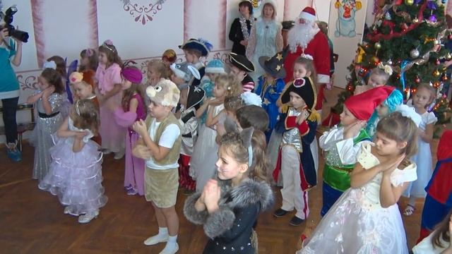 НОВОГОДНИЙ УТРЕНИК - 26.12.2014г. в 11 часов, Логопедическая группа смотреть онлайн