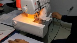 Recubridora Singer 14T970C