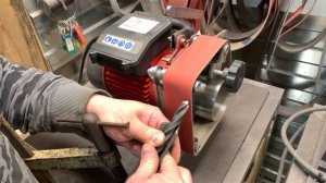 Приспособа для заточка сверла