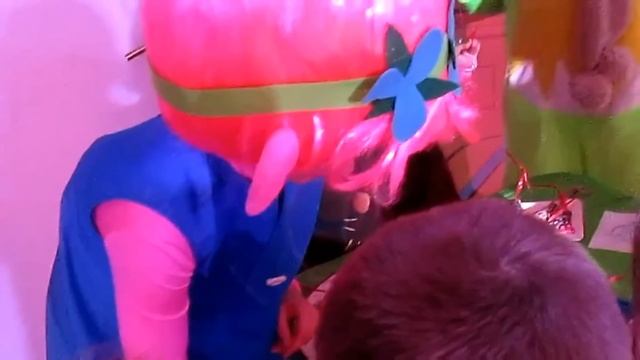 НОВОГОДНЯЯ ИСТОРИЯ ? Тролли, Дед Мороз и Ёлка смотреть онлайн