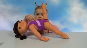 Даша Путешественница - гимнастка распаковка куклы Dora the Explorer Gimnastic doll unboxing