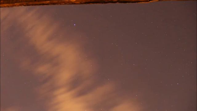 Звёздное небо над г. Королёвом 24.04.2015 (Timelapse, с пролётом спутников) смотреть онлайн