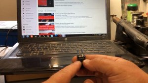 Проверка датчика давления кондиционера. Checking the air conditioner pressure sensor.