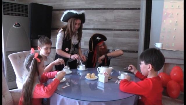 ШКОЛА ЭТИКЕТА AMORE MIO. Тема: Как пить чай со сладостями. смотреть онлайн