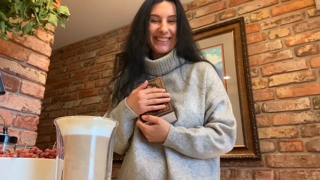 Покупки для дома и кухни. Библия в моей жизни. Прогулка. Отношения кошки и супруга. Дом смотреть онлайн