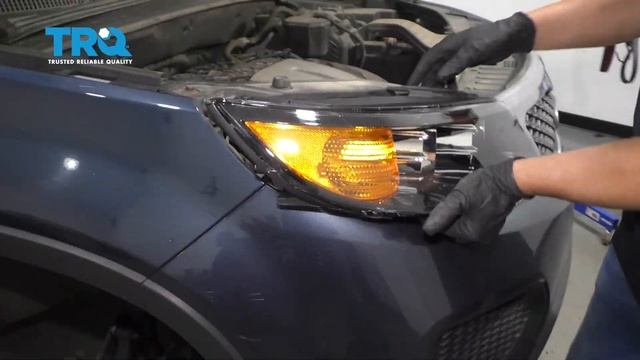 How to Replace Headlights 2011-15 Kia Sorento смотреть онлайн