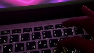 Ты написал мне в директ,огонек типо респект может погуляем ночью,хочешь сделай мне конспект [tiktok