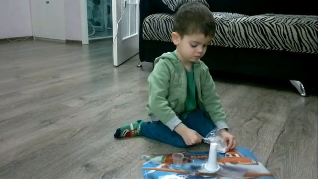 Взлетающая ракета Научные игры Ranok creative  Space rocket. смотреть онлайн