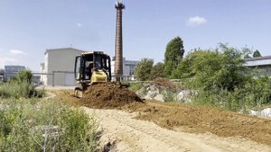 Бульдозер Komatsu D37EX-22 планировка дороги