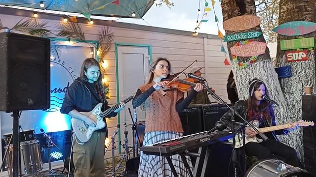 10 Берег Невы. Ghost Hippies смотреть онлайн