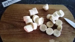 Клубнично-банановый смузи с молоком