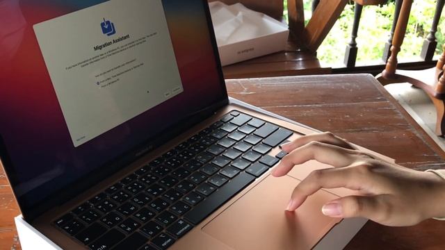 Unboxing MacBook Air M1 Gold ( โปร Back To School ) смотреть онлайн