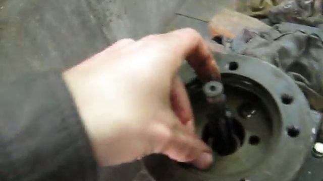 Ремонт 3Г71М (часть 5). Посылка, маслонасос, отмываю баки. смотреть онлайн