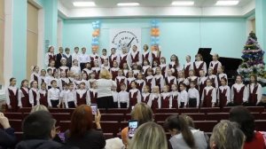 Младший хор «Надежда» - «Новогодняя хороводная»