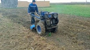 Дизельний мотоблок. Робота фрезой по твердому грунті