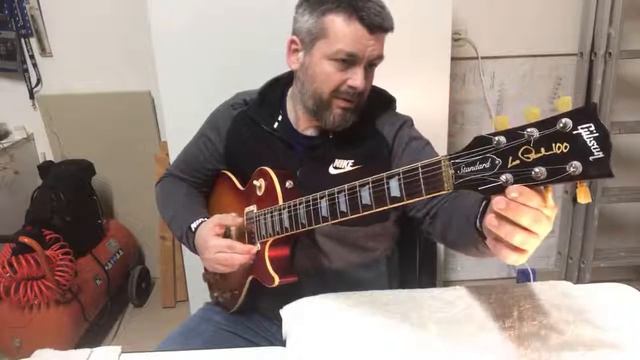 Come cambiare le corde a una chitarra Gibson con sistema g-Force - LIVE STREAMING смотреть онлайн