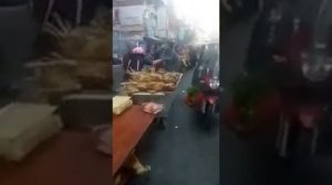 Собачий мясной базар в Китае