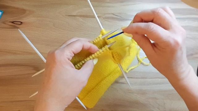 МК Шапочка с макушкой "Оригами" с отворотом по голове, без отворота как шапка чулок. пряжа Пух норк смотреть онлайн