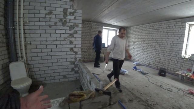 КОНФЛИКТ С РАБОЧИМИ/ТРЕБУЮТ АВАНС/Второй день работы.