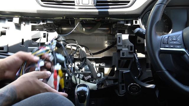 Nissan X-trail / Qashqai 10.1" Massive Android Screen. смотреть онлайн