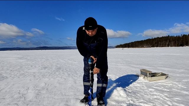 Классный ледобур из Китайского шуруповёрта Heimerdinger.                   Ice drill from a drill