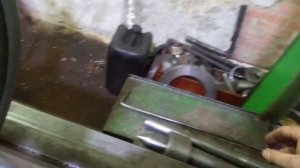 Не держит крепление задней бабки на токарном станке.