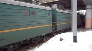 Тепловоз ТЭМ2-1354 и Электровоз ВЛ10У-085 [2/2]