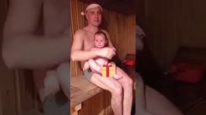 Банщик Вадим с папой в бане