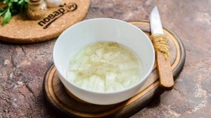 Салат с крабовыми палочками и маринованным луком