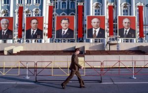 "НА ТРЁШКУ СЫТ Я БЫЛ И ПЬЯН"... (Фото "Ретро-Ленинград" - Поёт Александр Поручик)