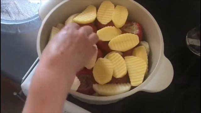 Фаршированный перец по рецепту WorldKuhnya смотреть онлайн