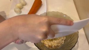 Мальвинка-Настя готовит салат "Мимоза",простой рецепт для детей