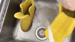 Как стирать обувь из войлока