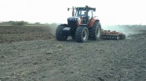 Трактор Versatile 280 + дисковая борона MF U710