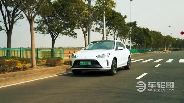 The AITO M5 Is The Car Huawei Should Have Made All Along смотреть онлайн