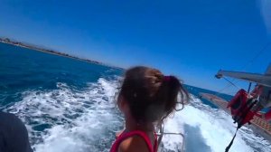 24 ЧАСА НА КАТЕРЕ С KIKIDO! ПОЧЕМУ ДЕВОЧКИ БОЯТСЯ ЦУНАМИ?? КТО Украл ОЧКИ МИЛАНЫ??!!