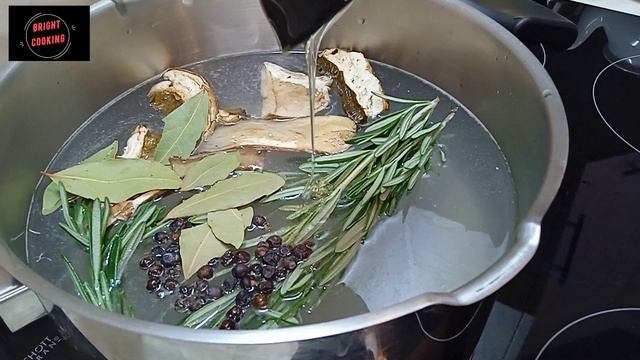 Цесарка сочная и жареная с румяной корочкой. Смотрите рецепт. смотреть онлайн