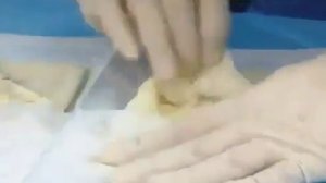 Как правильно надевать медицинский халат на хирурга и стерильные перчатки