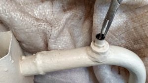 Кран Маевского старого типа. Как сбросить воздух с батареи отопления чтобы она стала горячей