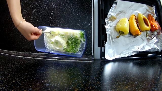 Закуска из болгарского перца с сырной начинкой • Рулетики на праздничный стол • Готовить просто