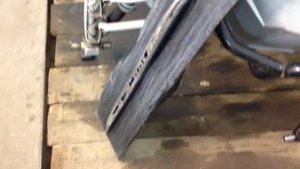 Коньки лыжи снегохода.