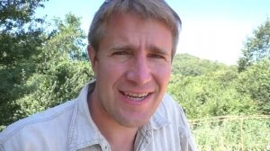 Обеденный стол своими руками. Столешница из обрезной доски. Мебель во времянку.