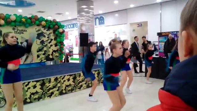 23 ФЕВРАЛЯ С ПРАЗДНИКОМ, МУЖЧИНЫ, ЗАЩИЩАЙТЕ РОДИНУ! смотреть онлайн