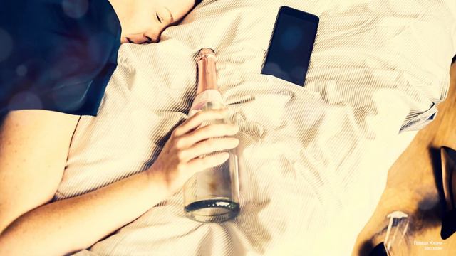 Мама в черном платочке встречала сына из дальнего плавания, от услышанного он оторопел… смотреть онлайн