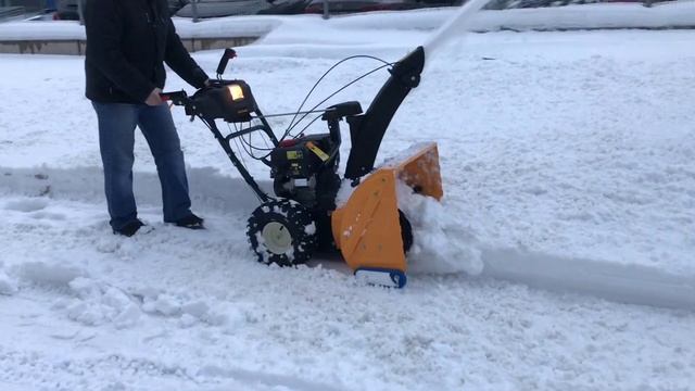 Уборка снега снегоуборщиком CubCadet 524 SWE. смотреть онлайн