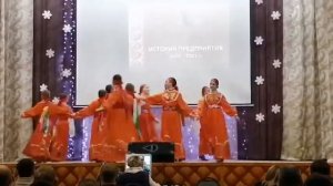 Хореографический ансамбль " Услада" танец " Умывает красное солнышко"