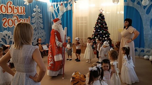 Танец "Ёлочка- малышка" 2- младшая группа д/с "Журавлик"2023 смотреть онлайн