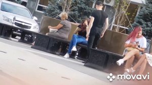 Школьник пикапит школьниц